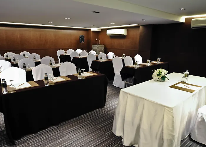 S15 Sukhumvit 4* Бангкок