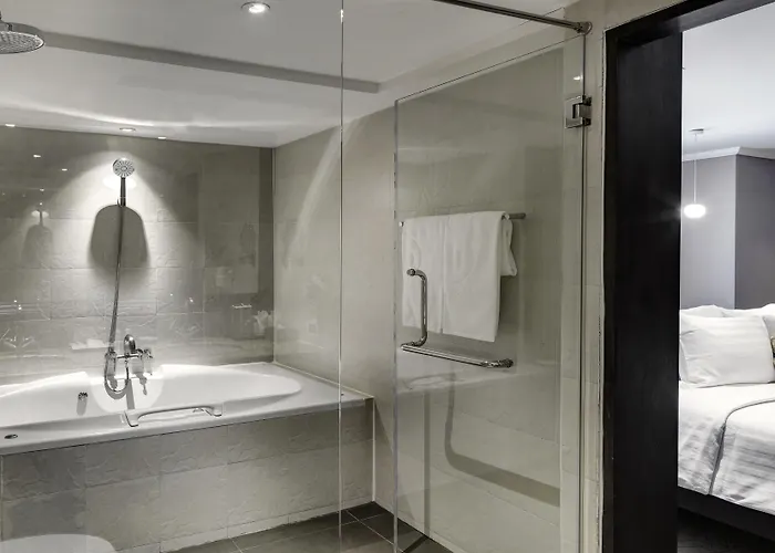 Отель S15 Sukhumvit 4*
