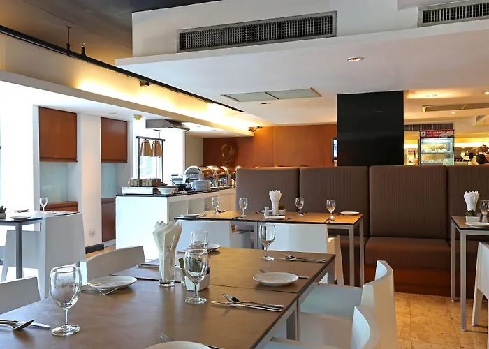 S15 Sukhumvit 4*