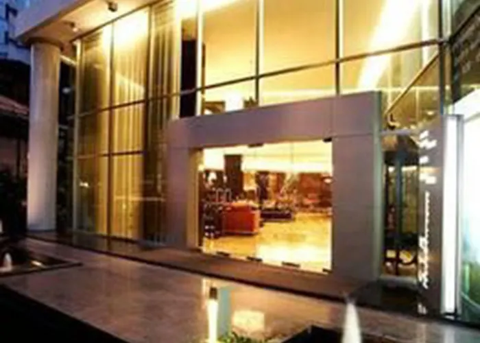 S15 Sukhumvit Отель 4*