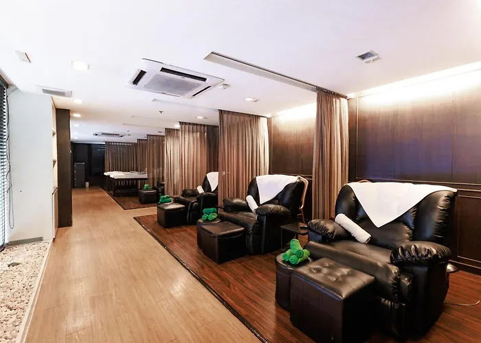 S15 Sukhumvit 4*