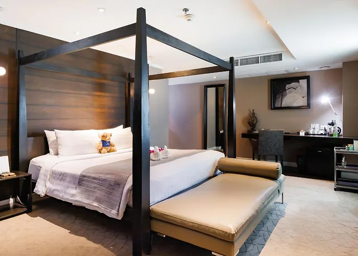 Отель S15 Sukhumvit 4*